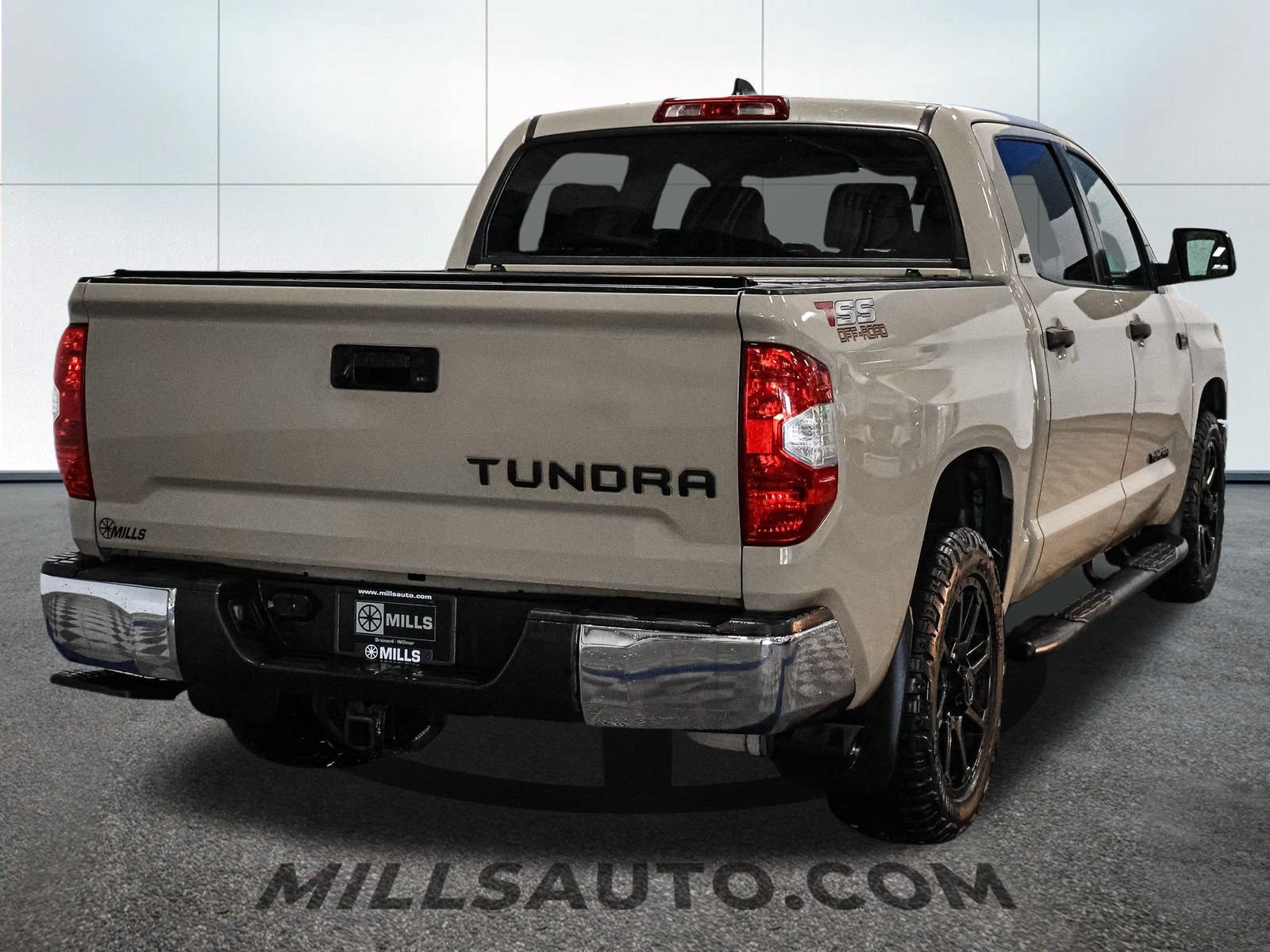 Used 2020 Toyota Tundra SR5 w/ SR5 Leather Package RWD image 7