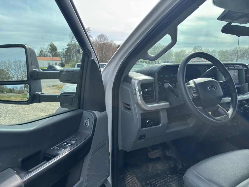 Certified 2024 Ford F550 4x4 SuperCab Super Duty image 17