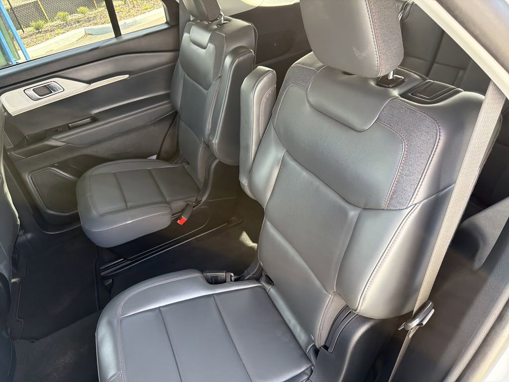 Certified 2025 Ford Explorer Active w/ Active Comfort Package image 17