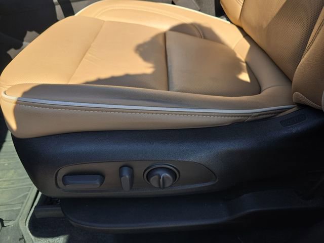 Used 2023 Chevrolet Traverse Premier AWD/4WD image 12
