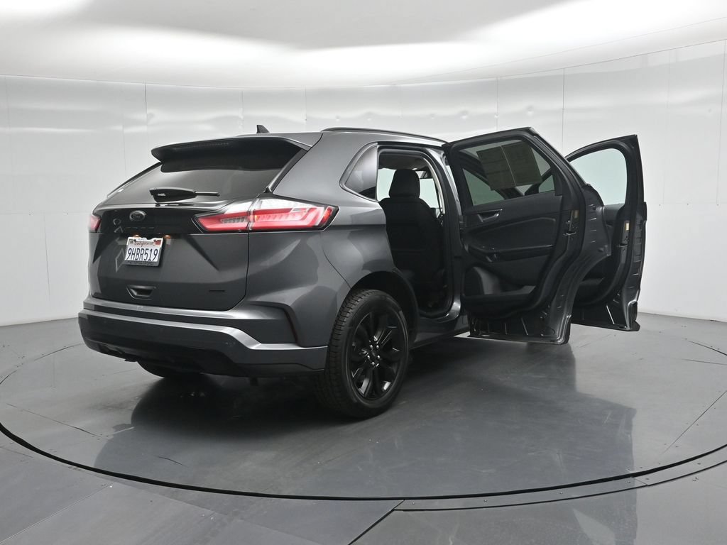Certified 2023 Ford Edge SE w/ Black Appearance Package AWD/4WD image 6