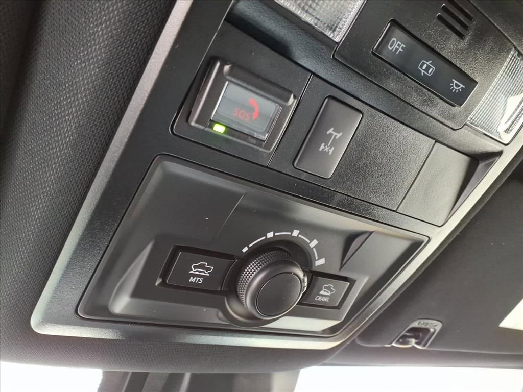 Used 2021 Toyota Tacoma TRD Off-Road w/ Technology Package image 24