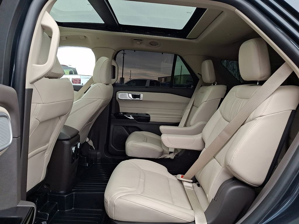 Certified 2022 Ford Explorer Platinum w/ Technology Package image 10
