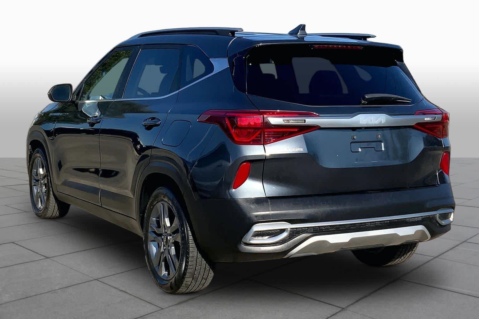 Used 2022 Kia Seltos S FWD image 12