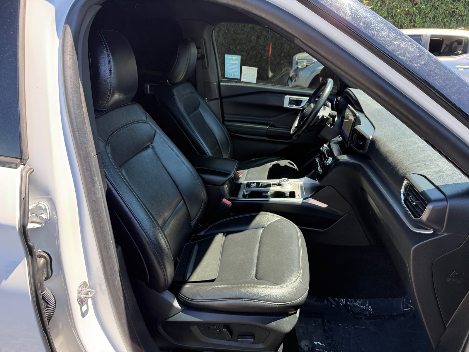 Certified 2020 Ford Explorer XLT w/ Equipment Group 202A AWD/4WD image 20