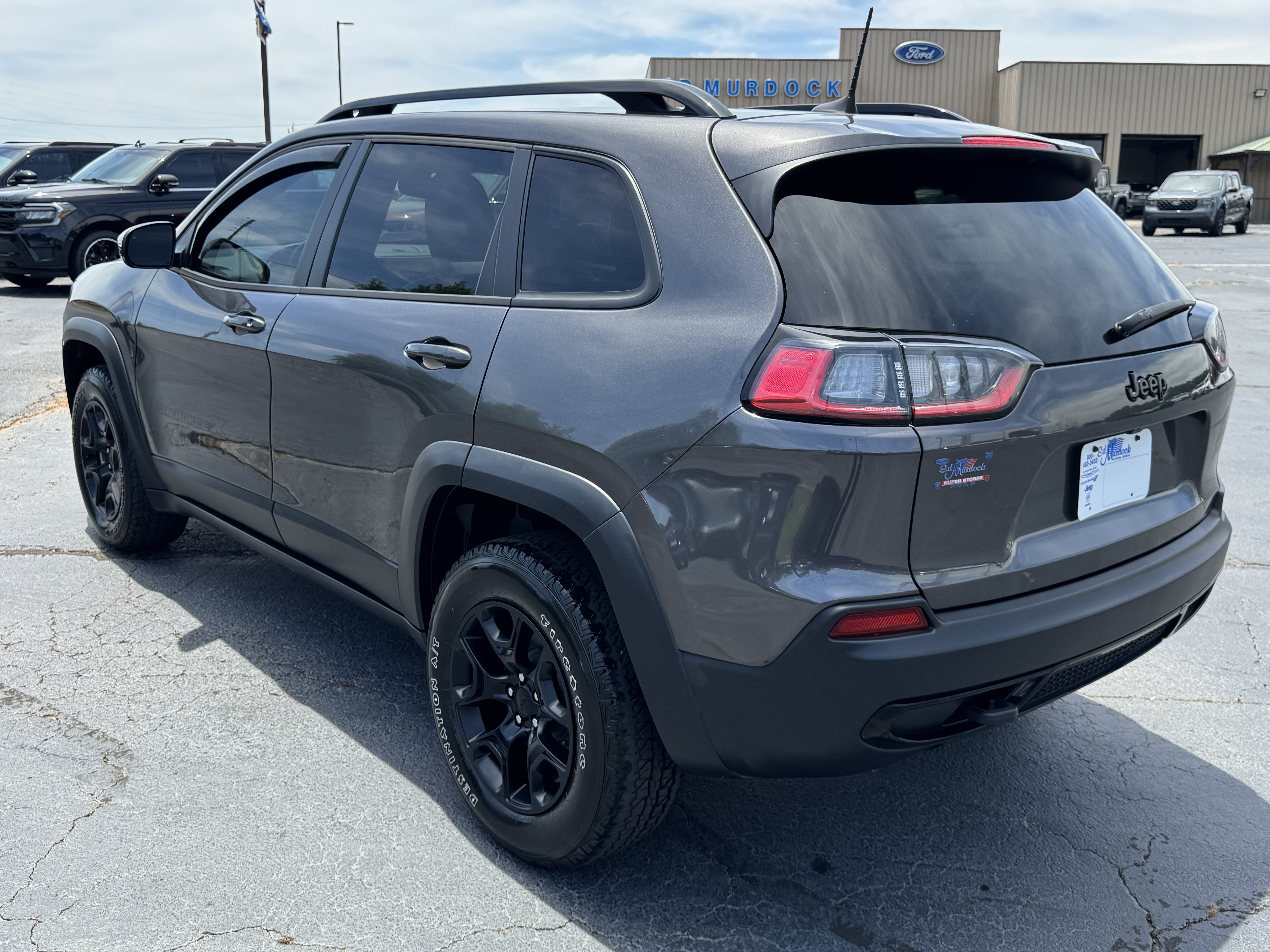 Used 2022 Jeep Cherokee Latitude AWD/4WD image 7