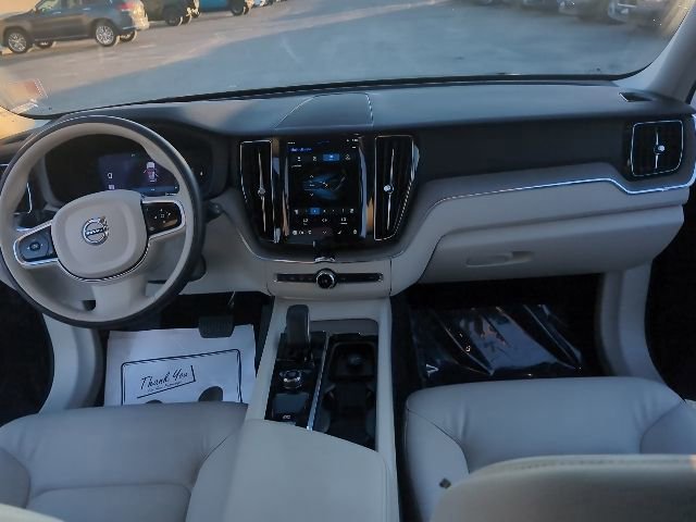 Used 2023 Volvo XC60 B5 Plus image 54