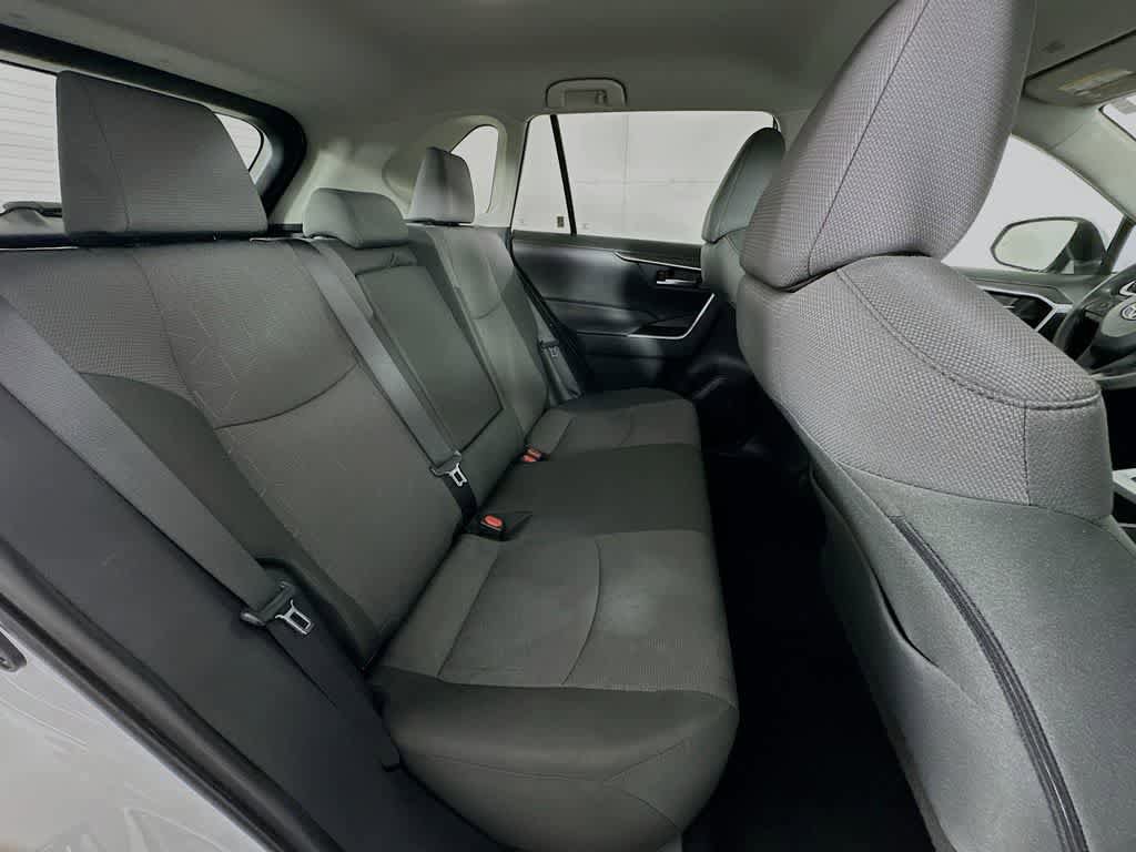 Used 2025 Toyota RAV4 XLE AWD/4WD image 31