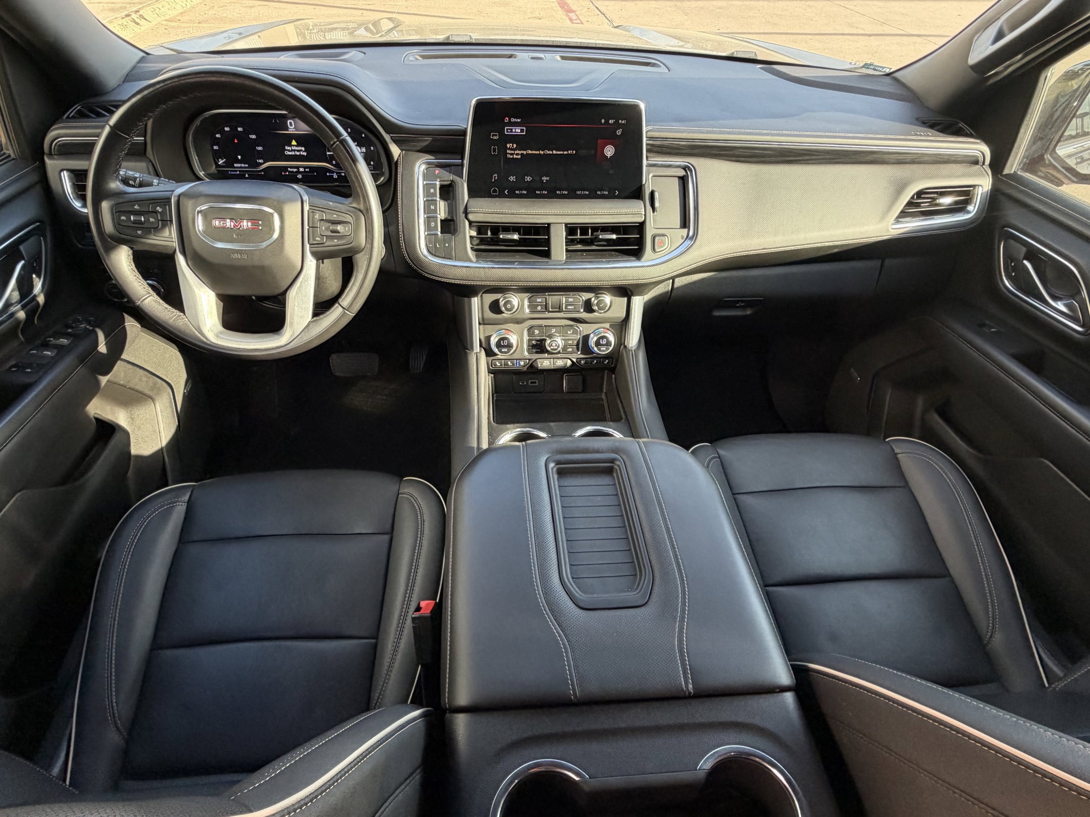 Used 2023 GMC Yukon SLT AWD/4WD image 11