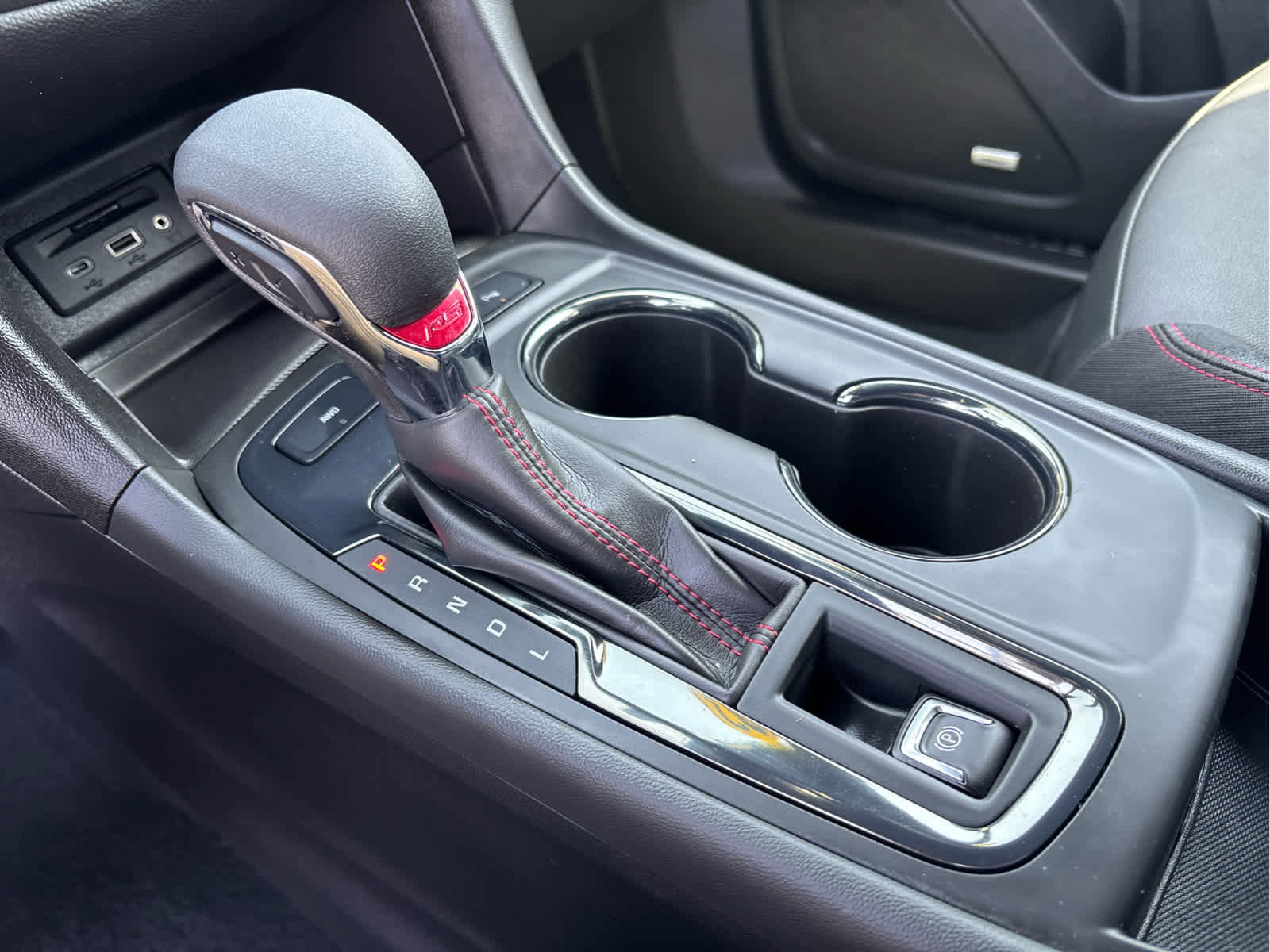 Used 2023 Chevrolet Equinox RS w/ RS Leather Package image 24