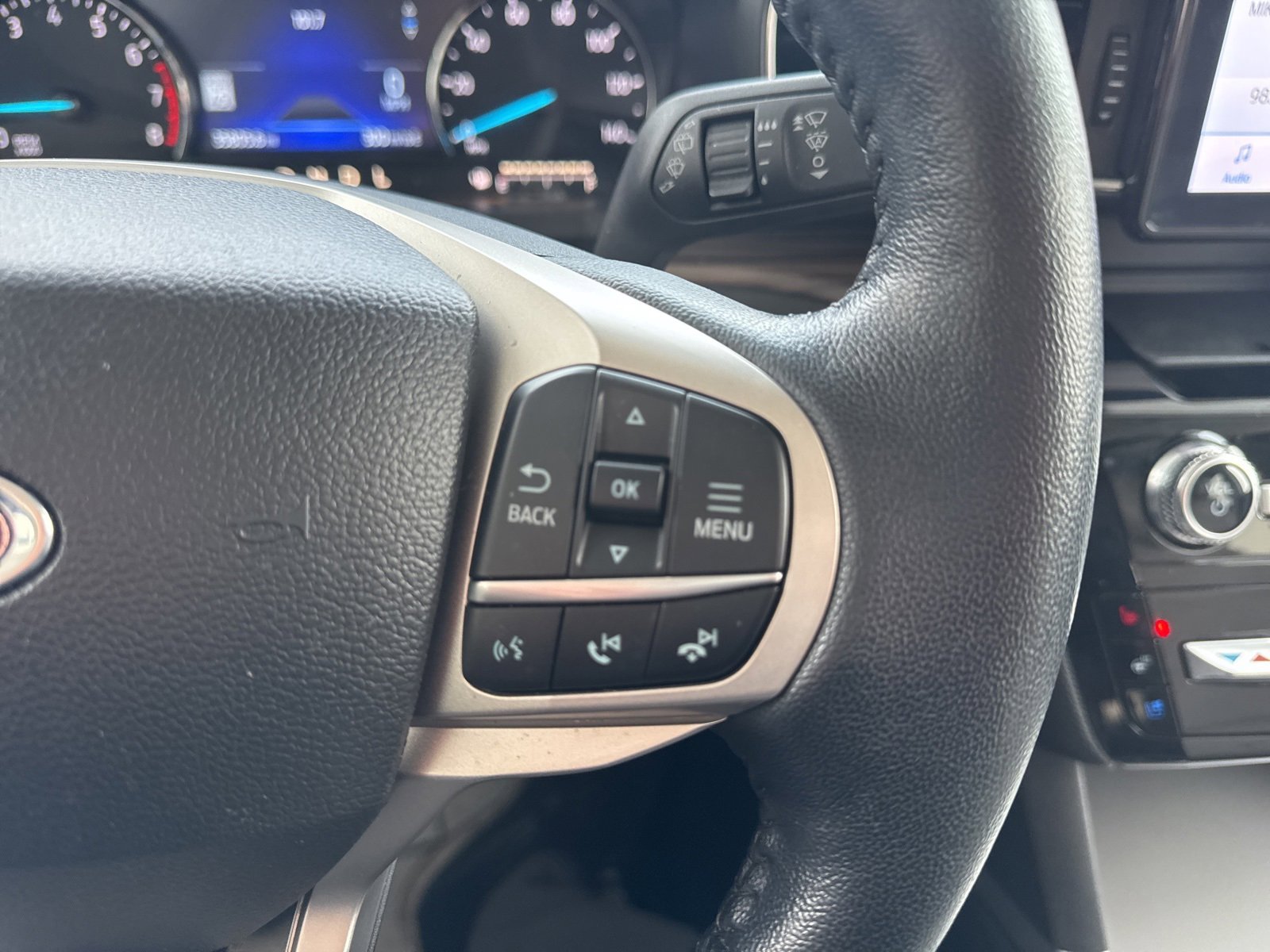 Certified 2023 Ford Explorer Limited w/ Equipment Group 301A image 31