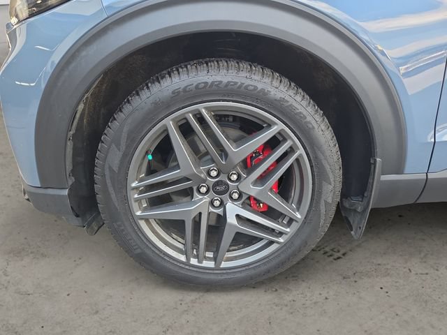 Certified 2025 Ford Explorer ST AWD/4WD image 9