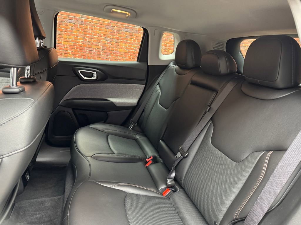 Used 2022 Jeep Compass Latitude image 29