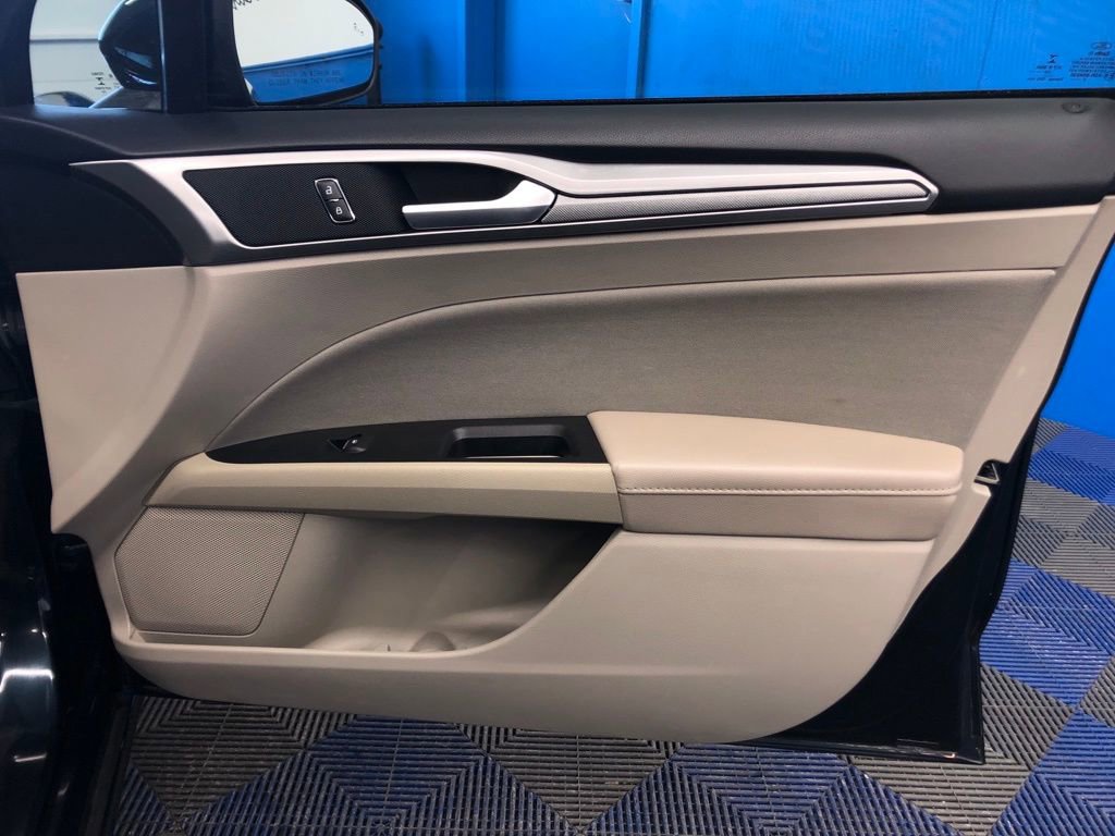 Certified 2020 Ford Fusion SE image 23