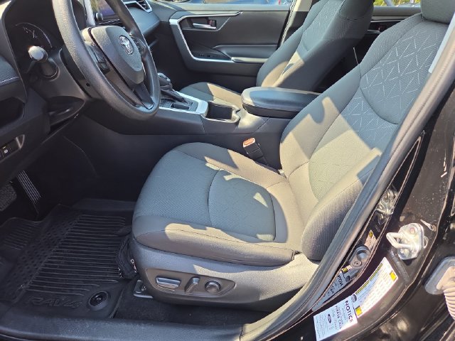 Used 2024 Toyota RAV4 XLE FWD image 23