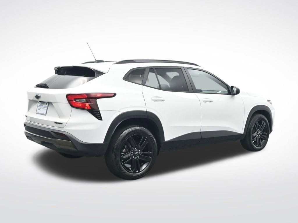 Used 2024 Chevrolet Trax ACTIV w/ Sunroof Package FWD image 6