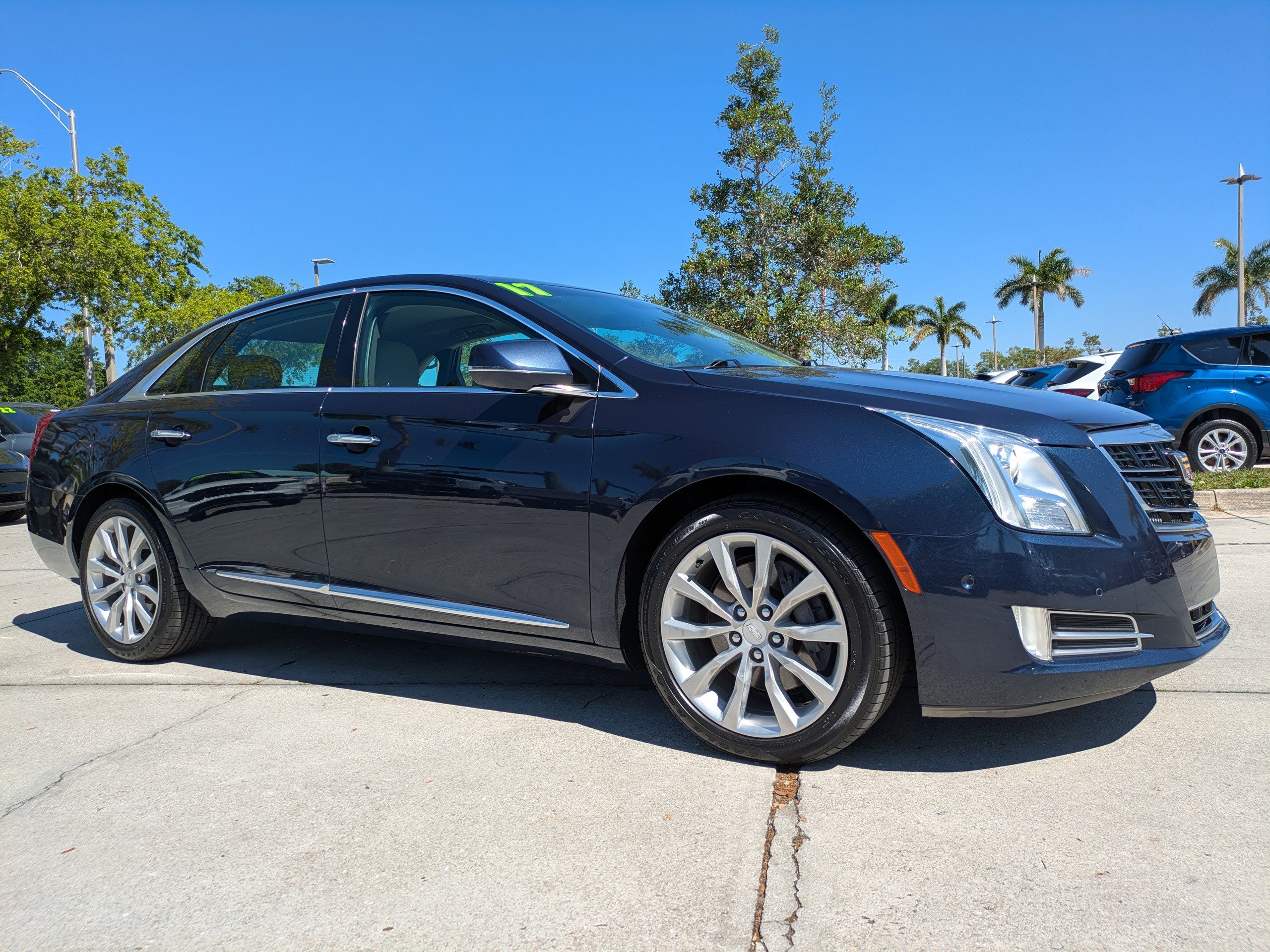 Used 2017 Cadillac XTS Luxury w/ Driver Awareness Package FWD image 2