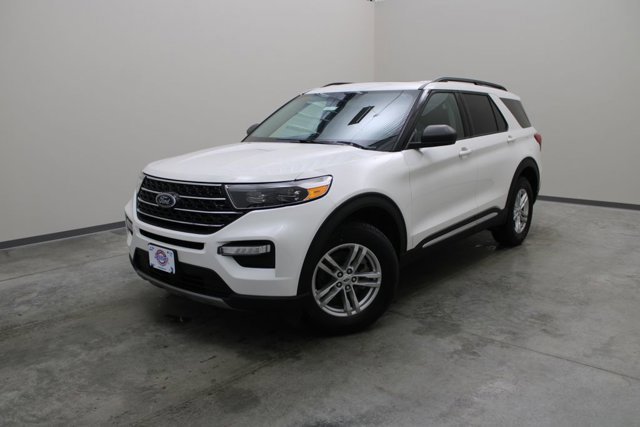 Certified 2023 Ford Explorer XLT w/ Equipment Group 202A image 5