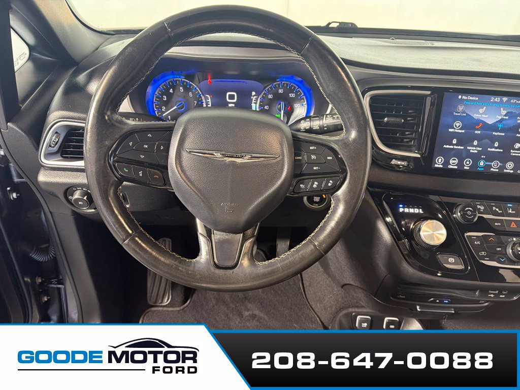Used 2020 Chrysler Pacifica Touring-L Plus FWD image 13