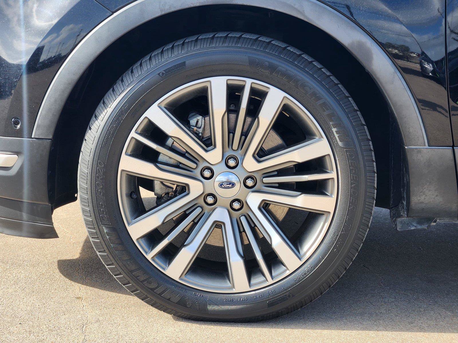 Certified 2018 Ford Explorer Platinum AWD/4WD image 8