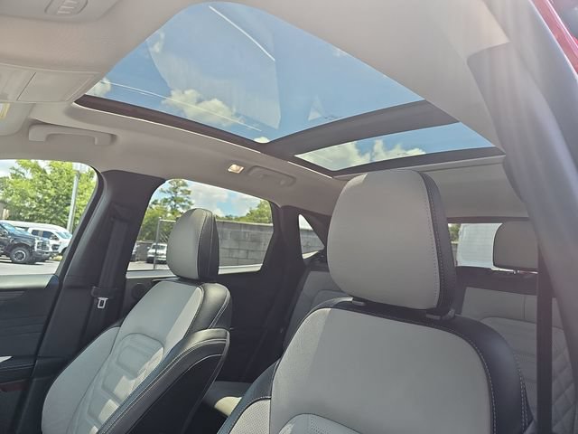 Certified 2023 Ford Escape Platinum w/ Premium Technology Package AWD/4WD image 15
