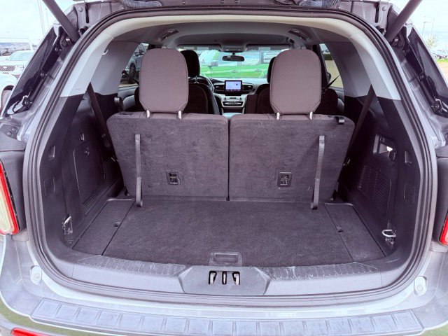 Certified 2023 Ford Explorer XLT RWD image 9