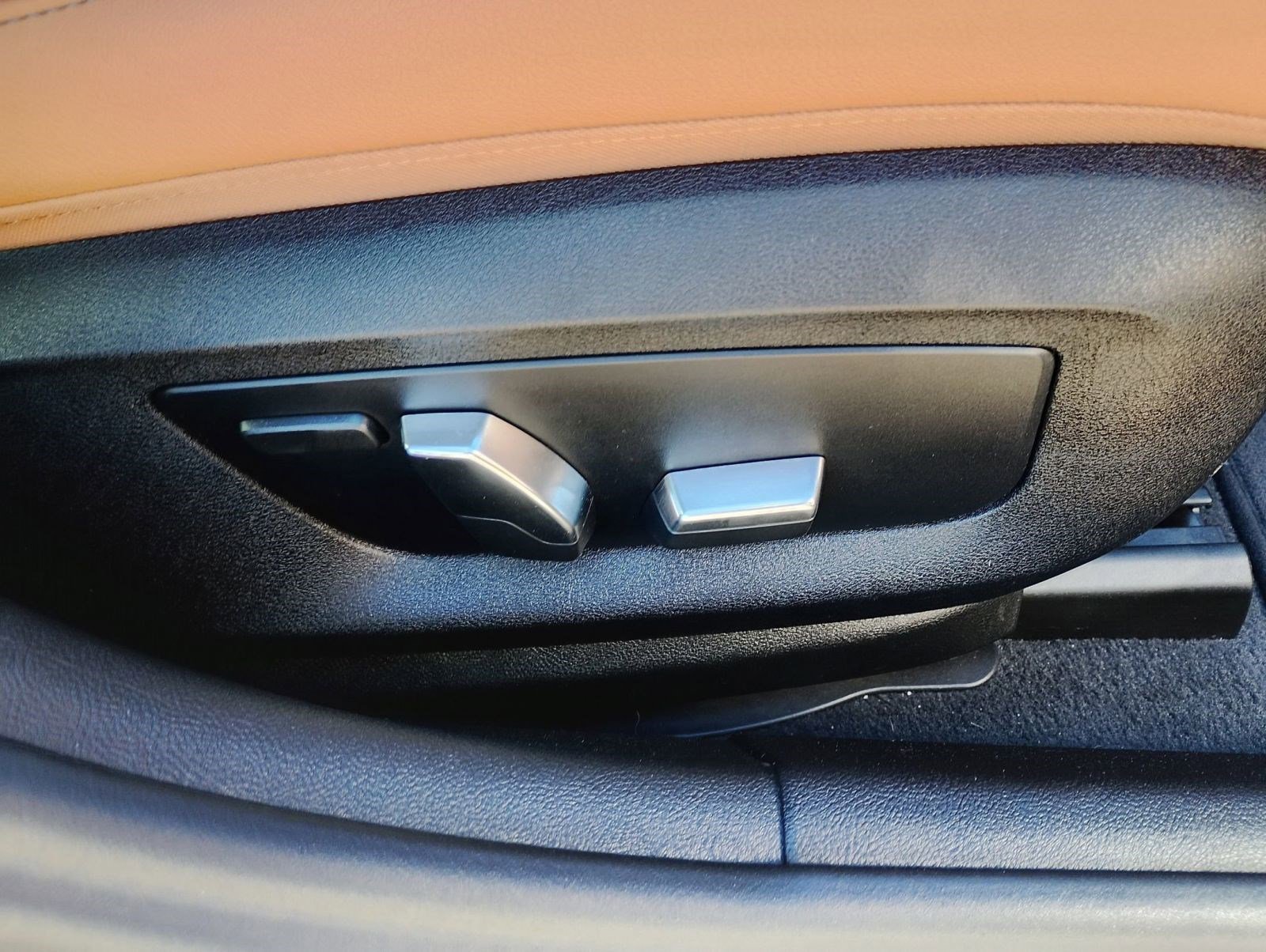 Used 2023 BMW 530i 530i w/ M Sport Package image 27