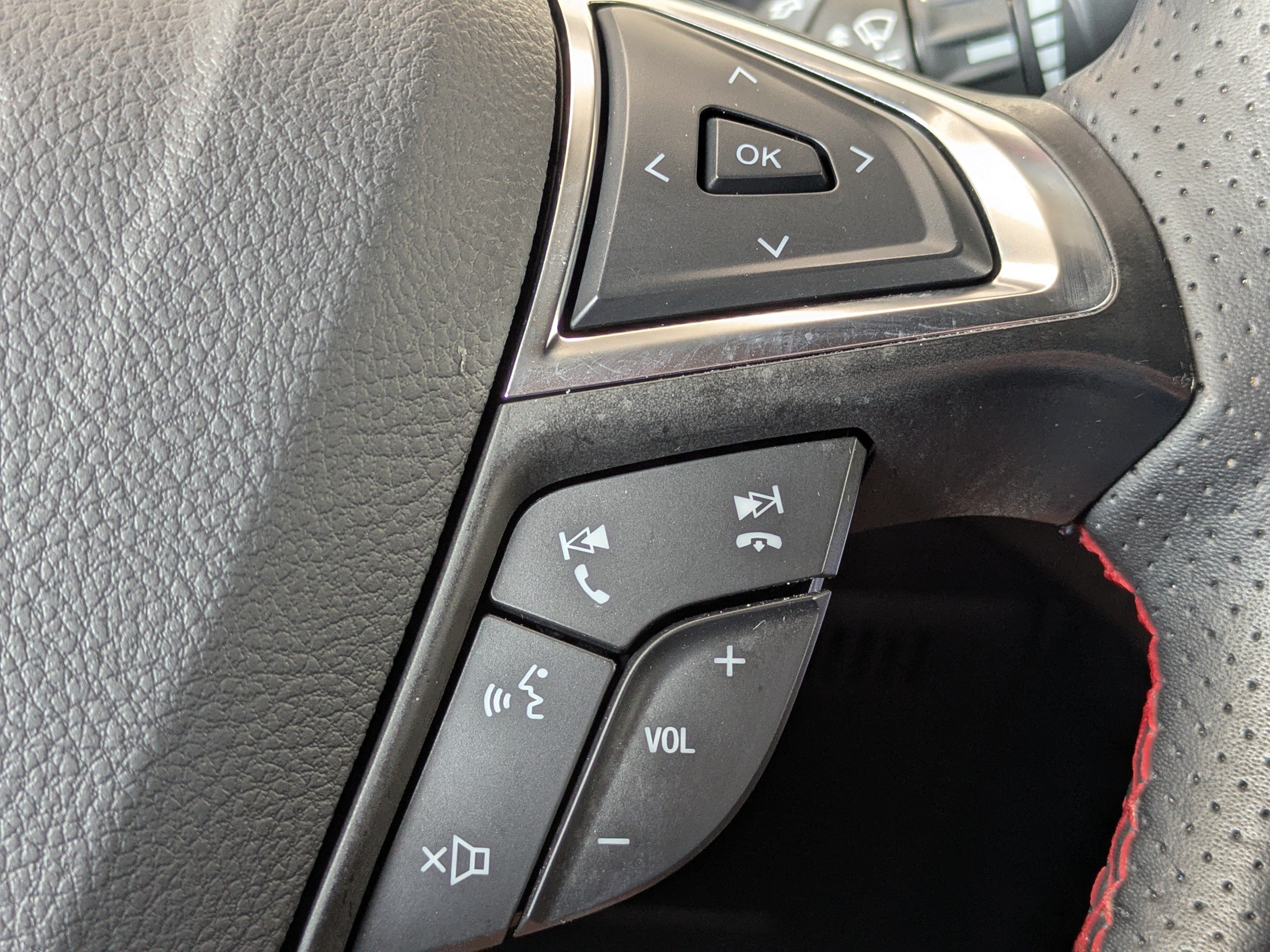 Certified 2024 Ford Edge ST-Line AWD/4WD image 27