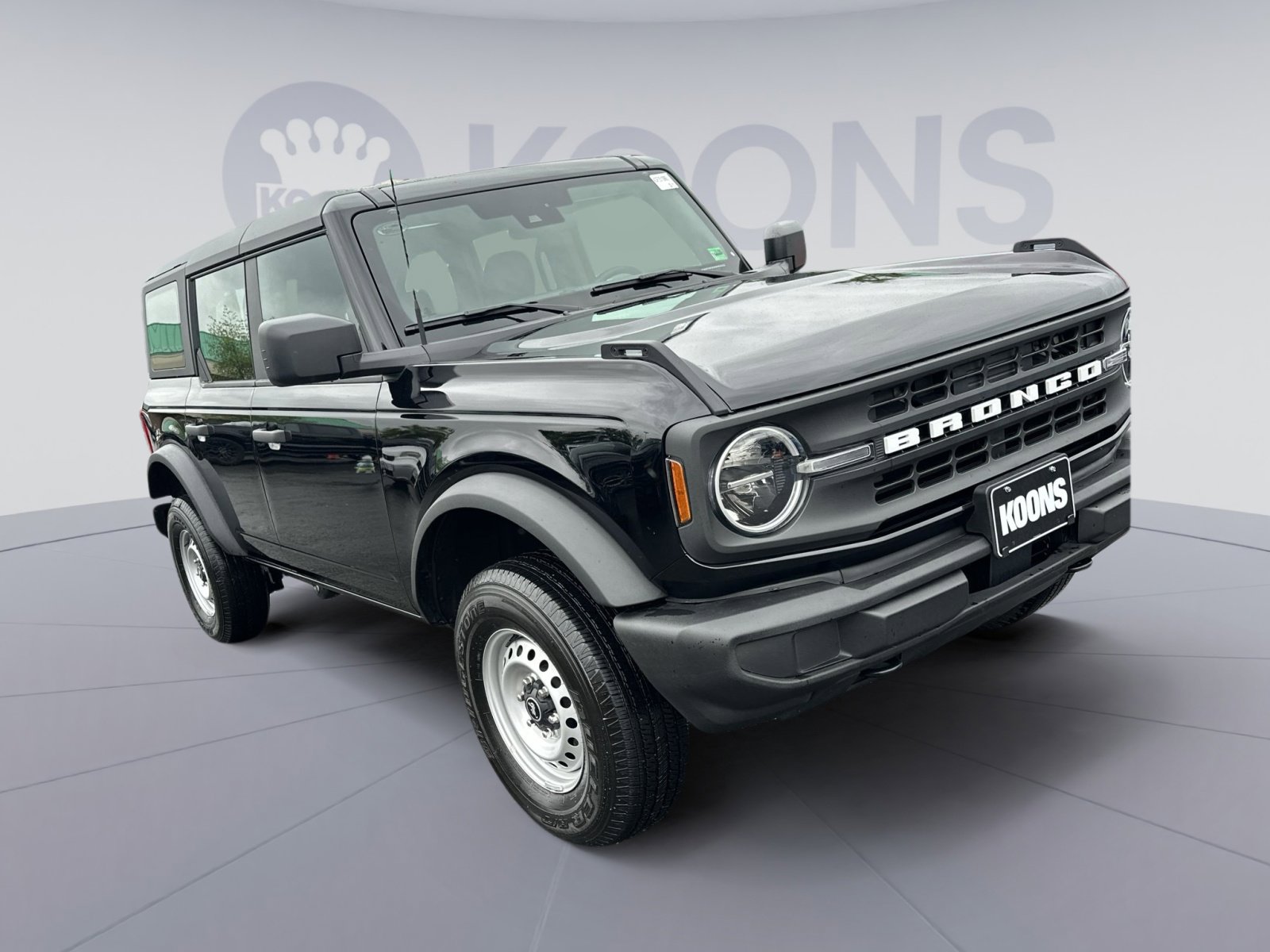 Certified 2025 Ford Bronco 4-Door AWD/4WD image 2
