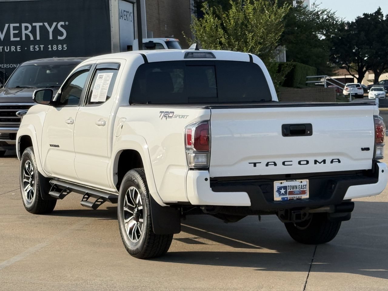 Used 2023 Toyota Tacoma TRD Sport w/ Technology Package RWD image 5
