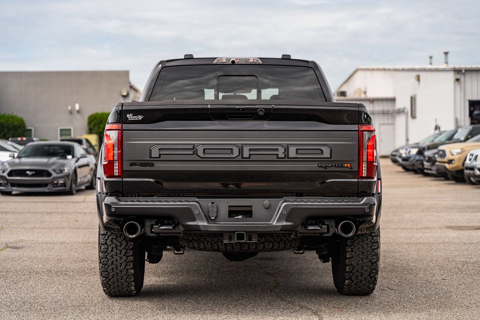 Certified 2025 Ford F150 Raptor w/ Equipment Group 803A Raptor R AWD/4WD image 9
