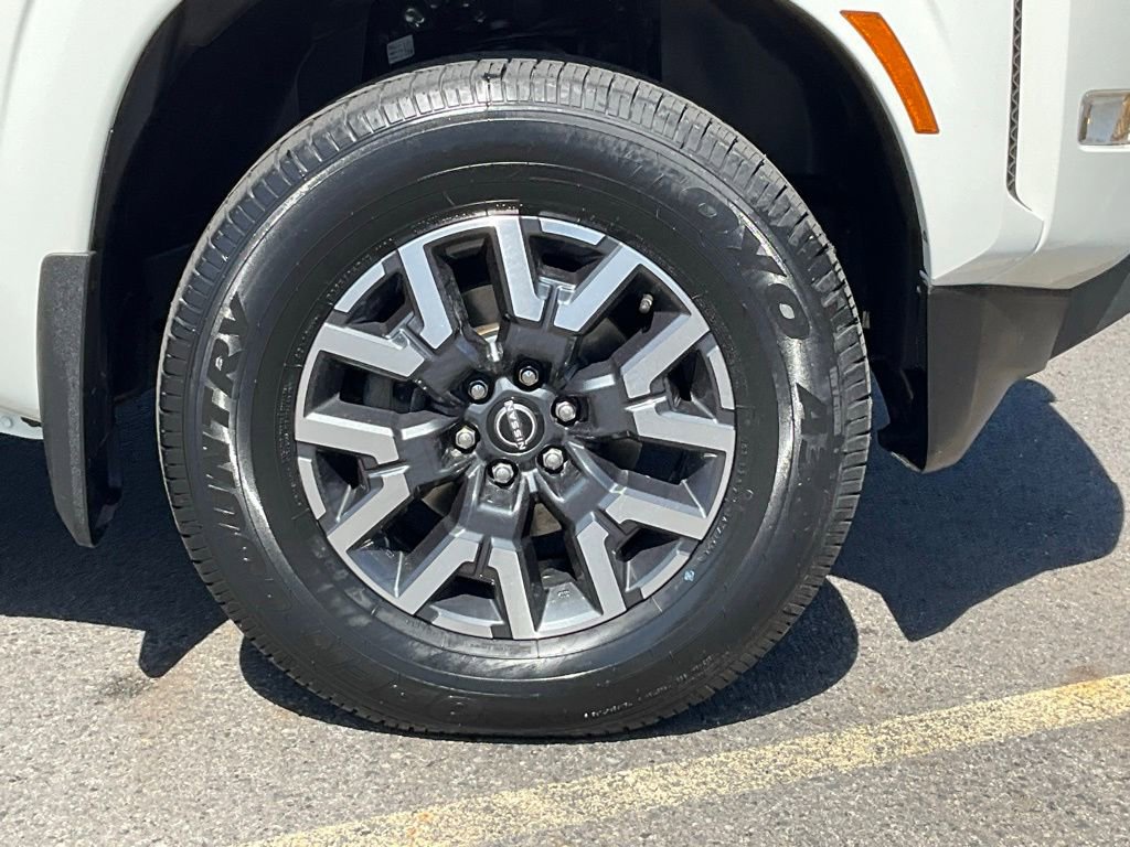 Used 2022 Nissan Frontier SV AWD/4WD image 27