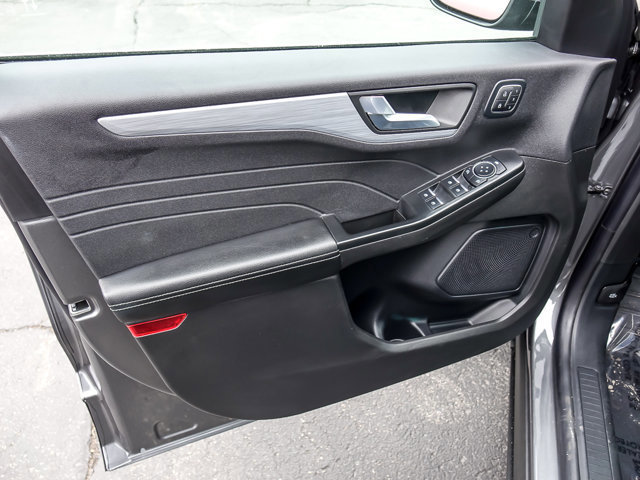 Certified 2025 Ford Escape Platinum image 20