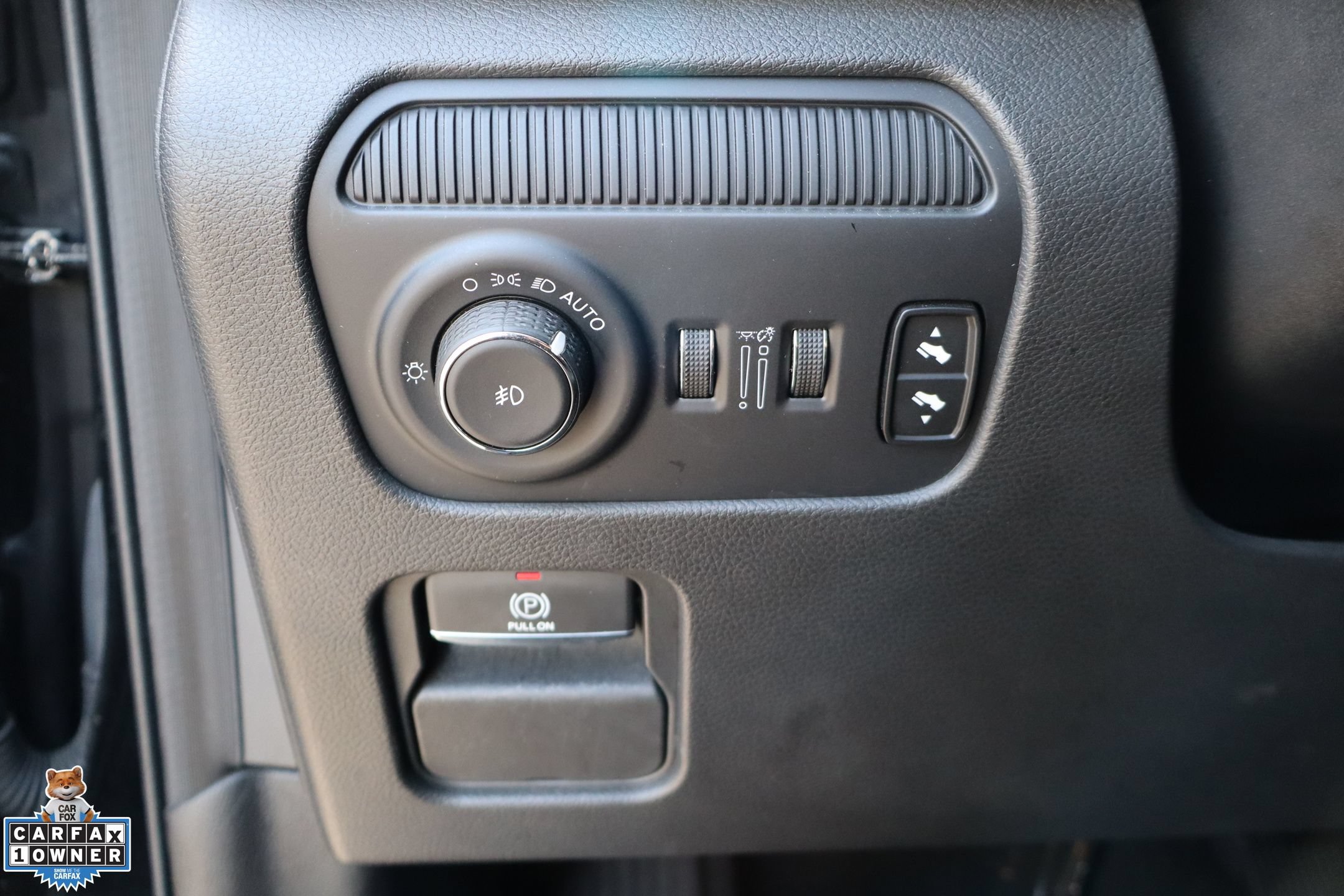 Used 2024 Jeep Wagoneer Series II w/ Flexible Seating Group AWD/4WD image 15
