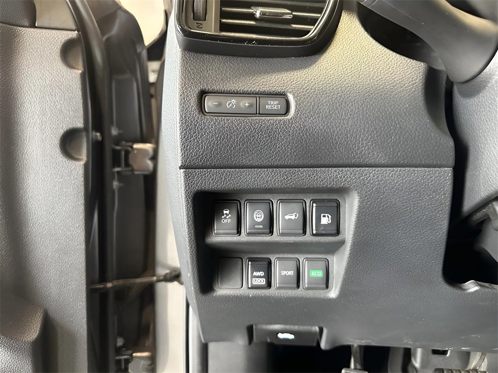 Used 2019 Nissan Rogue SV image 13