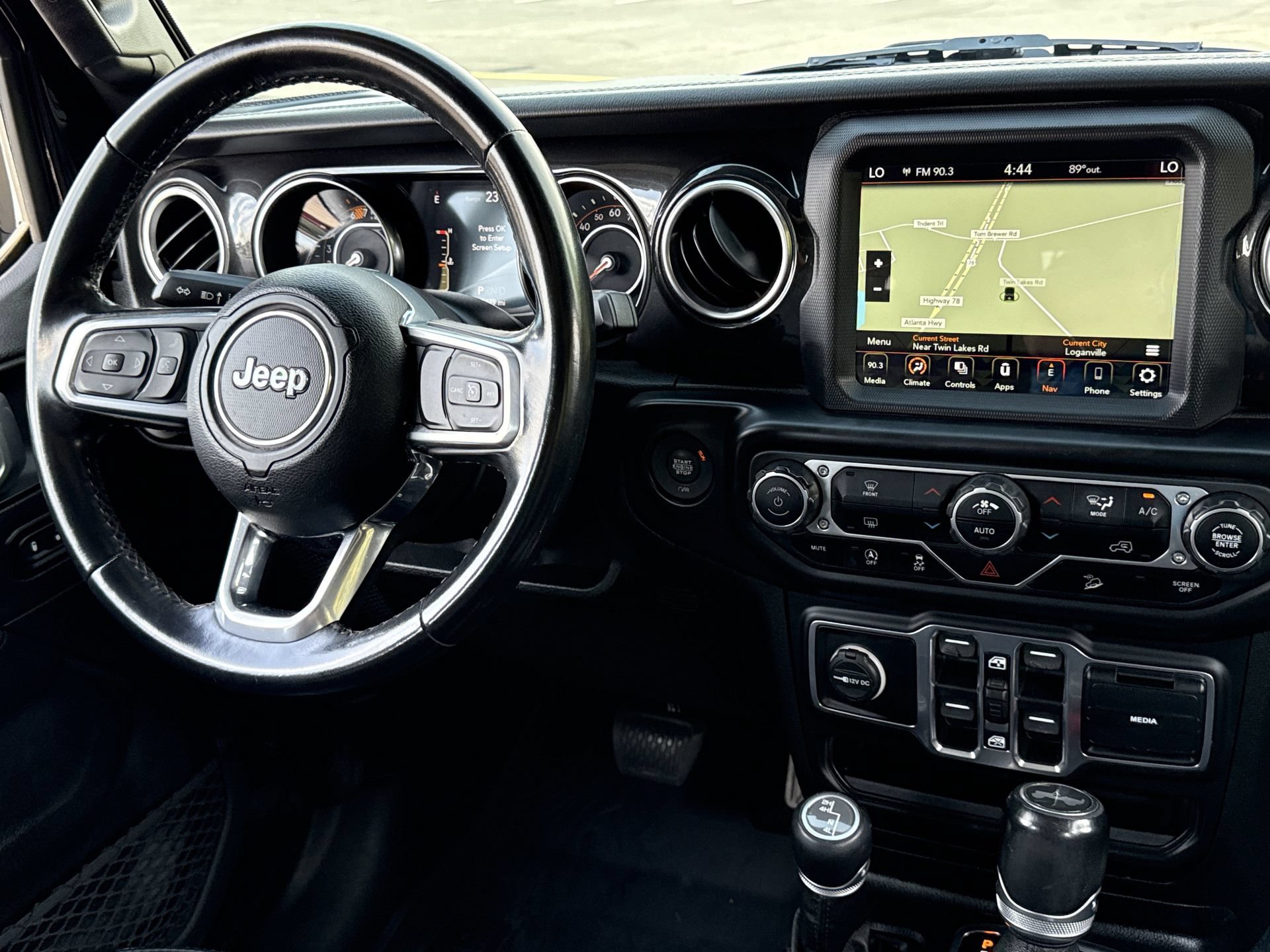 Used 2020 Jeep Wrangler Unlimited Sahara AWD/4WD image 3