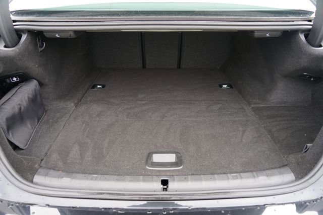 Used 2023 BMW 530e xDrive w/ Premium Package image 7