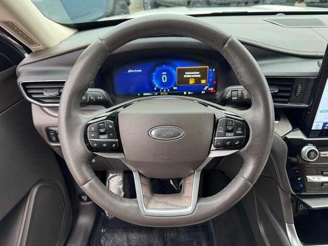 Certified 2022 Ford Explorer Platinum w/ Technology Package image 23