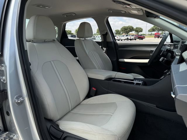 Used 2025 Hyundai Sonata SEL FWD image 30