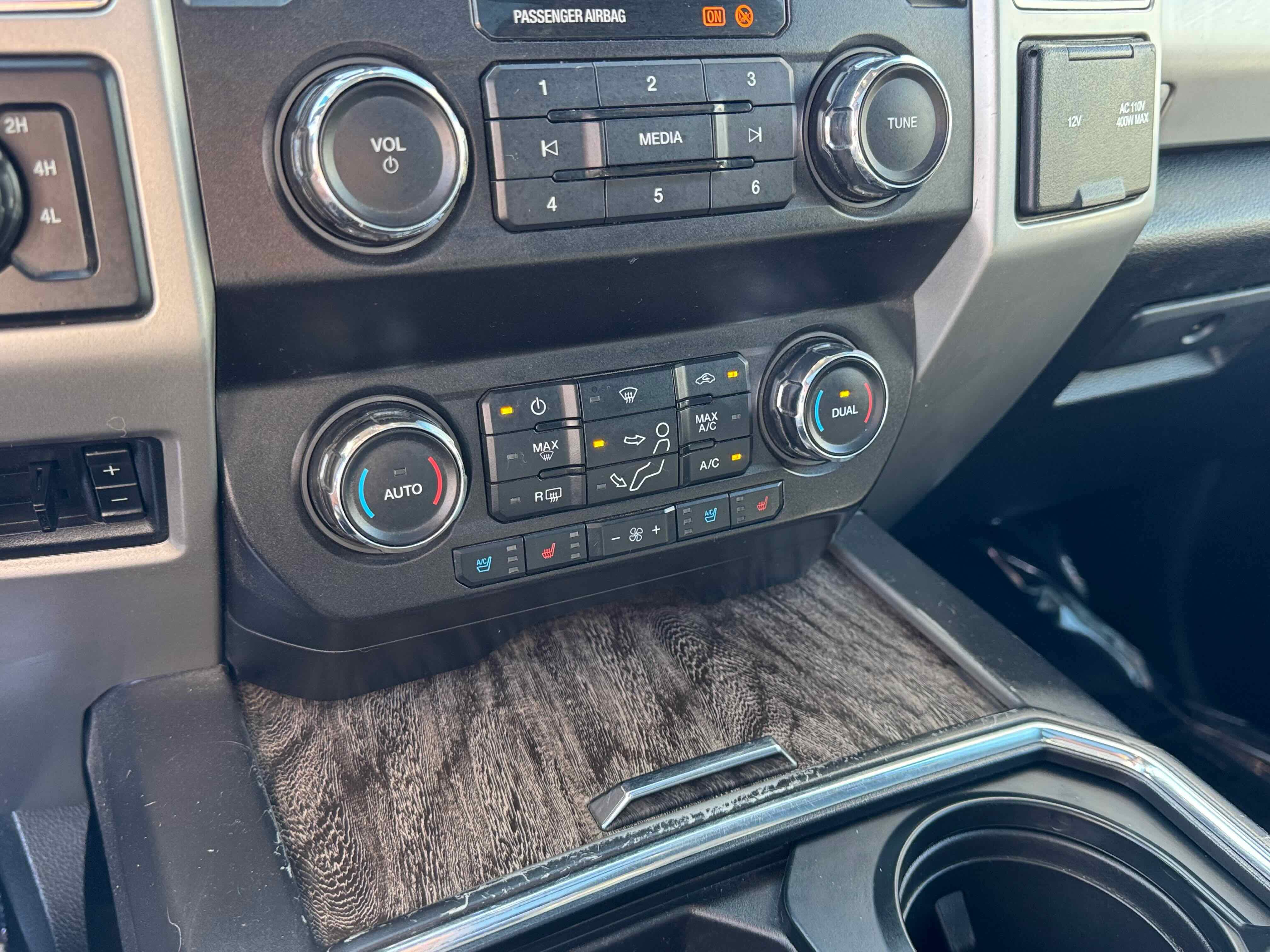 Certified 2019 Ford F350 Lariat image 24