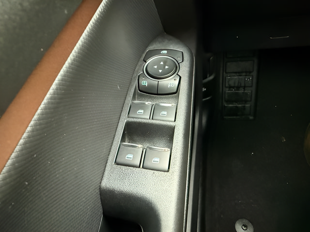Certified 2025 Ford Bronco Sport Outer Banks w/ Outer Banks Tech Package+ AWD/4WD image 25