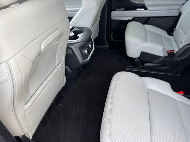 Certified 2025 Ford Expedition Platinum w/ Driver's Package AWD/4WD image 17