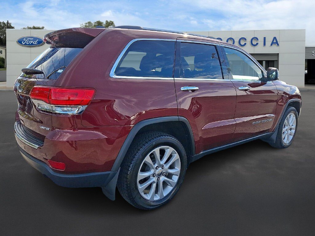 Used 2017 Jeep Grand Cherokee Limited AWD/4WD image 4