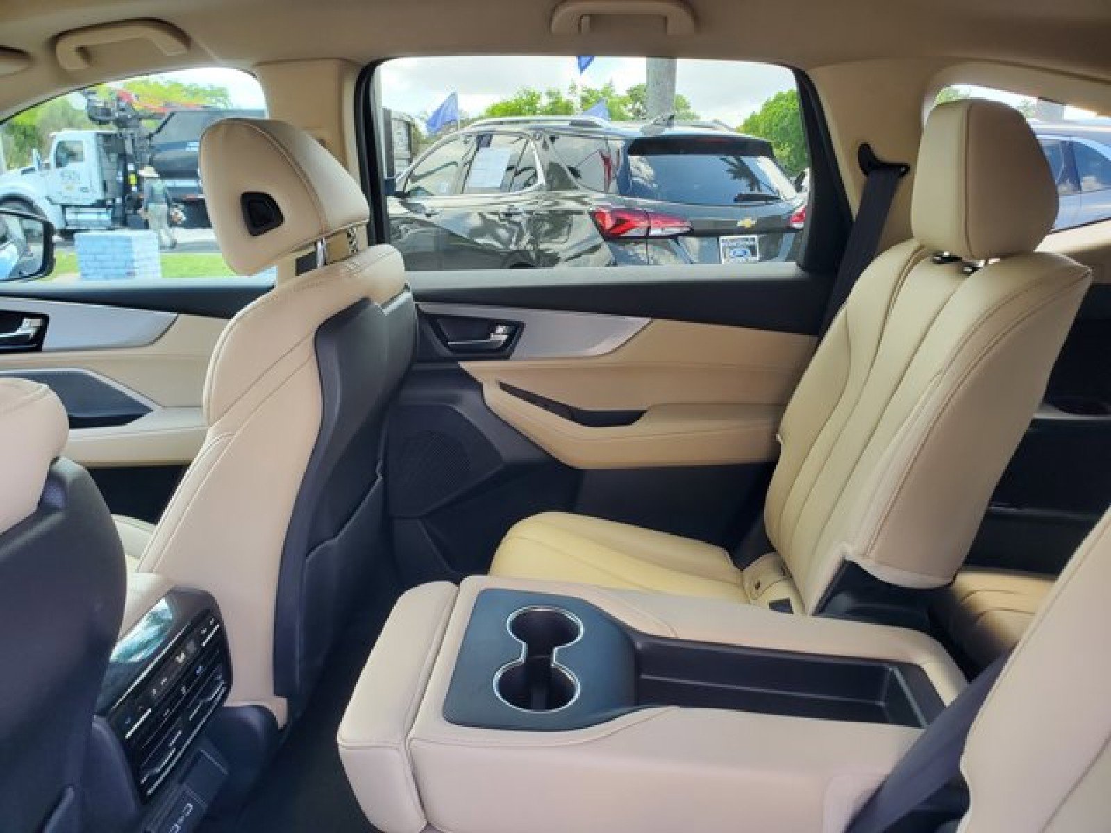 Used 2023 Acura MDX SH-AWD image 32