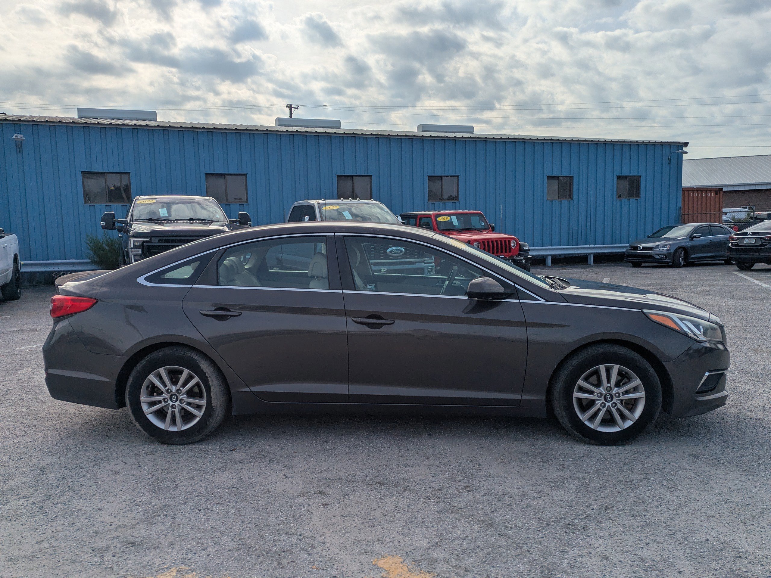 Used 2017 Hyundai Sonata SE image 6