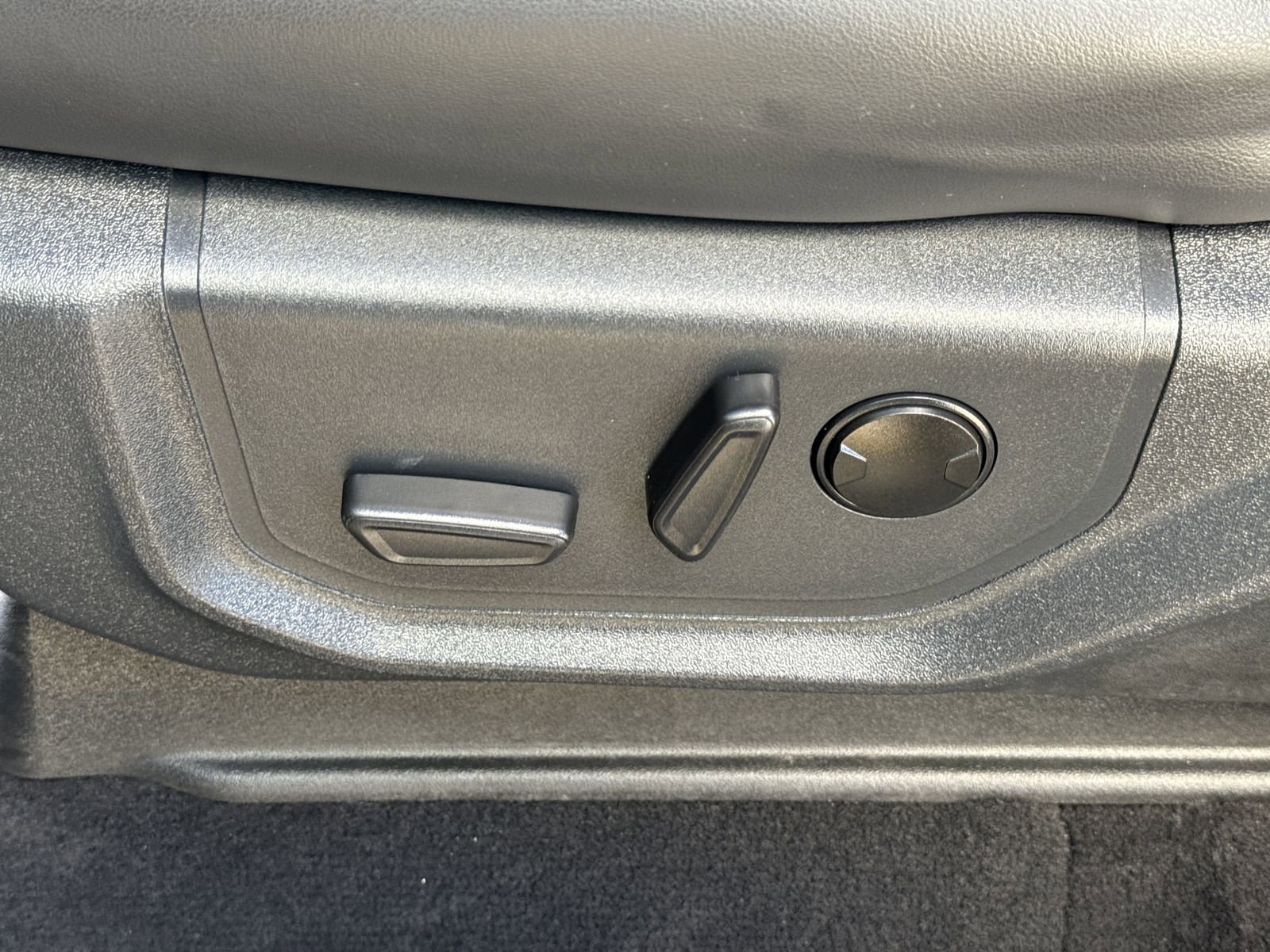 Certified 2024 Ford Expedition XLT image 19