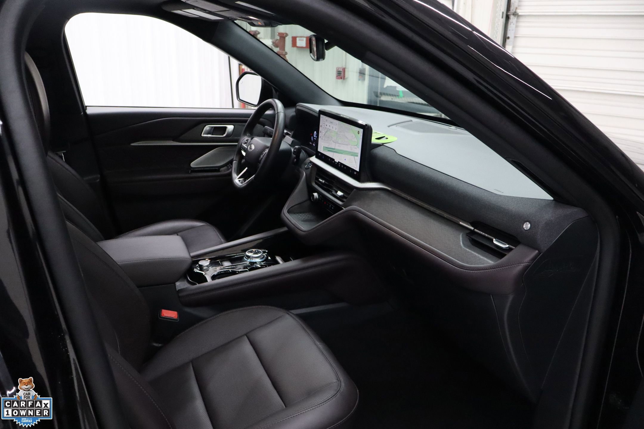 Certified 2025 Ford Explorer Platinum w/ LUX Leather Package image 31