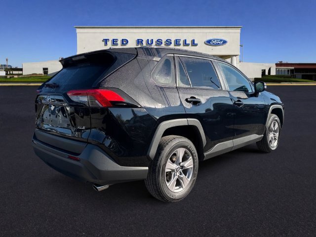 Used 2025 Toyota RAV4 XLE FWD image 24