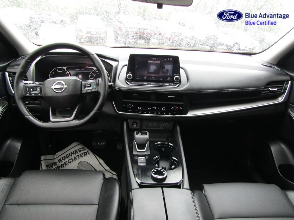 Used 2025 Nissan Rogue SV w/ SV Premium Package AWD/4WD image 16