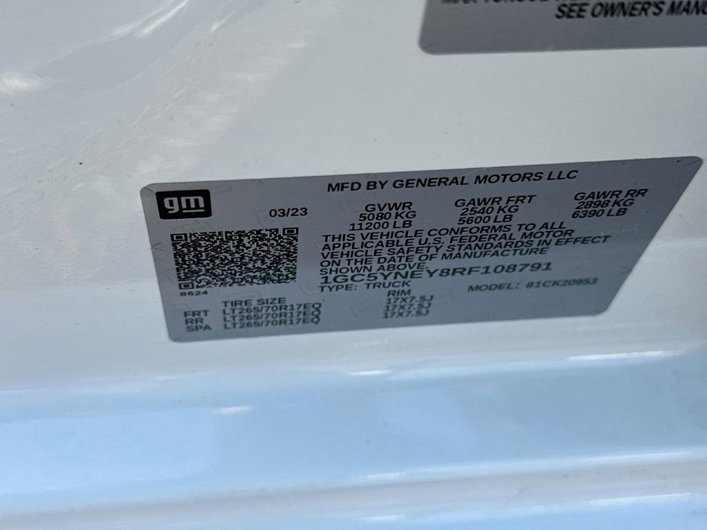 Used 2024 Chevrolet Silverado 2500 LT w/ Convenience Package image 3